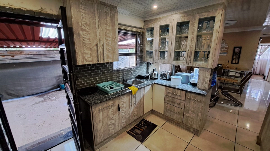 3 Bedroom Property for Sale in Lourierpark Free State